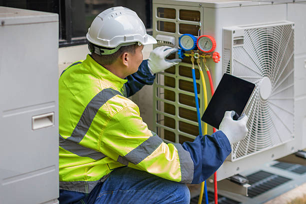 Professional Hvac technician working in Plano, IL